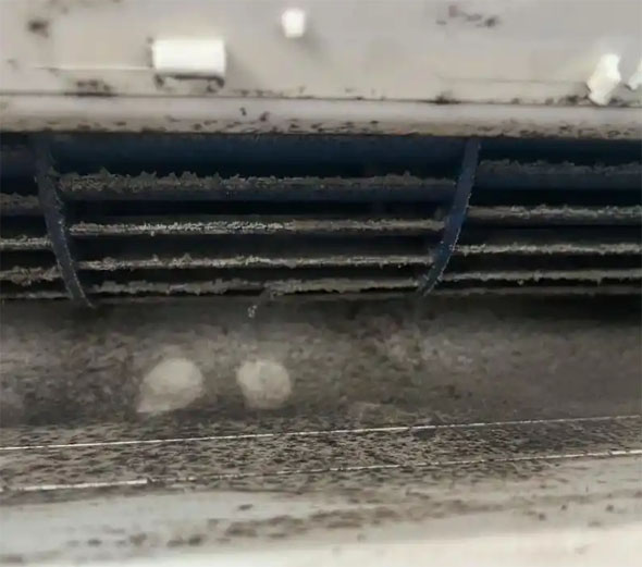 北碚空调吹的风有股烧焦味是怎么回事